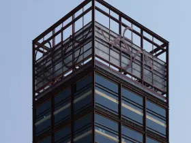 Détail des façades du Village Olympique — livraison